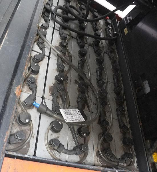 Toyota 7FBMF25 - رافعة شوكية كهربائية: صور 4 Toyota 7FBMF25 - رافعة شوكية كهربائية: صور 4