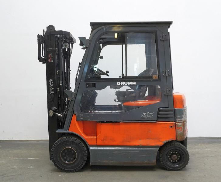 Toyota 7FBMF25 - رافعة شوكية كهربائية: صور 4 Toyota 7FBMF25 - رافعة شوكية كهربائية: صور 4