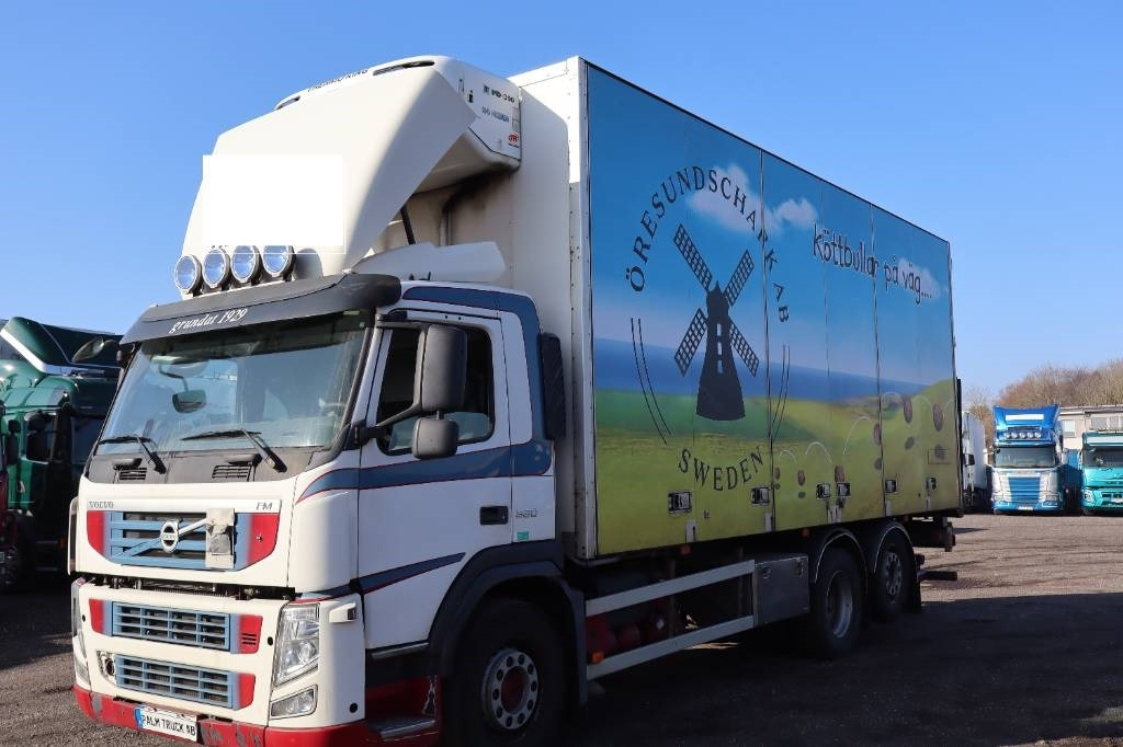 Volvo FM 6*2 serie 8310 - مبردة شاحنة: صور 1 Volvo FM 6*2 serie 8310 - مبردة شاحنة: صور 1