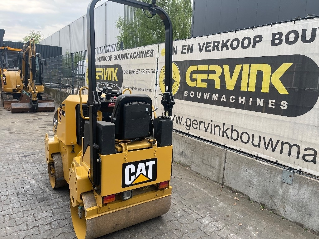 CAT CB 14 - مدحلة الأسفلت: صور 3 CAT CB 14 - مدحلة الأسفلت: صور 3