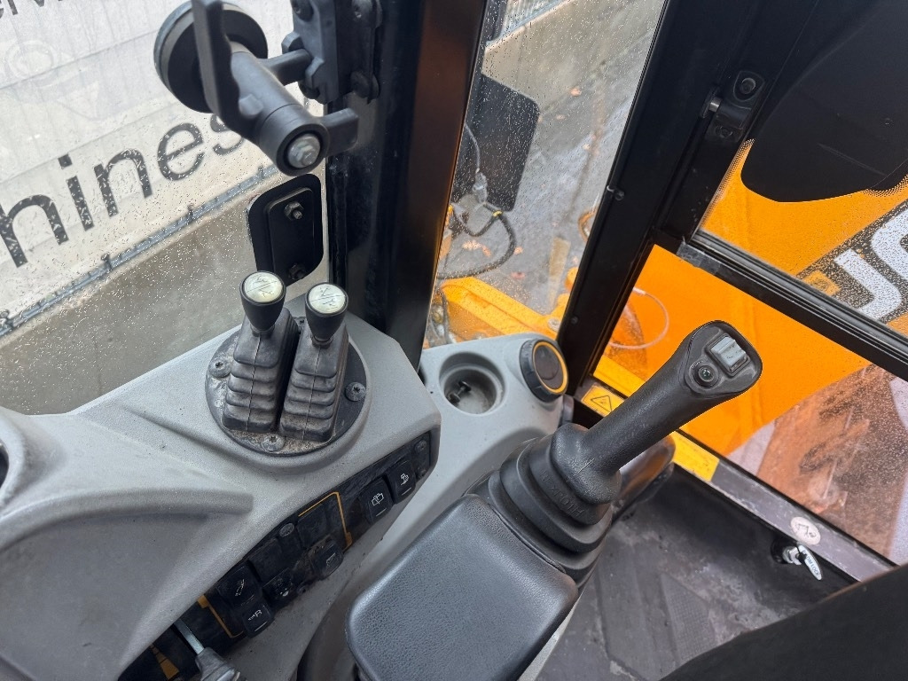 حفار متعدد الاستخدام JCB 3CX compact: صور 7 حفار متعدد الاستخدام JCB 3CX compact: صور 7