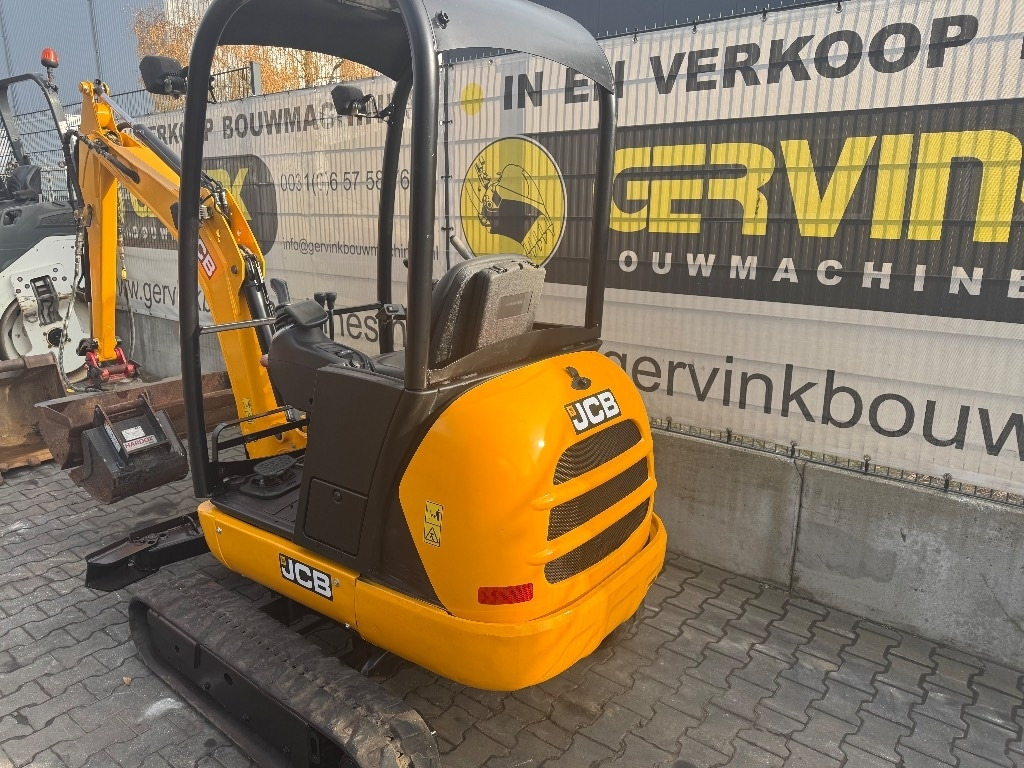 JCB 8018 - حفارة مصغرة: صور 2 JCB 8018 - حفارة مصغرة: صور 2