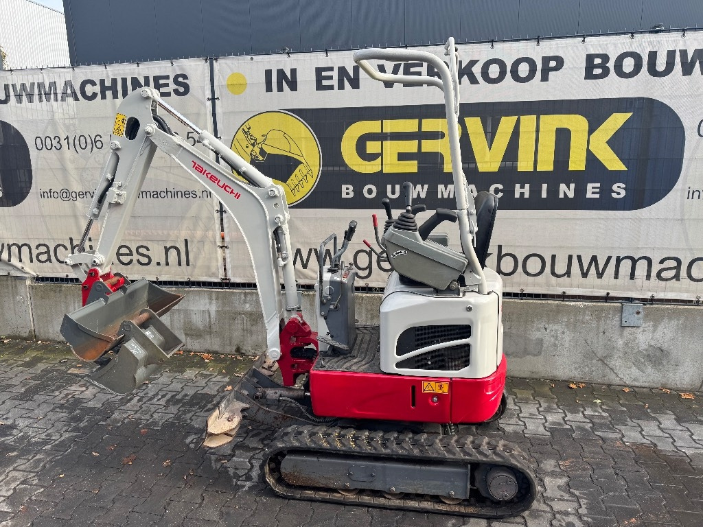 Takeuchi TB 210 - حفارة مصغرة: صور 1 Takeuchi TB 210 - حفارة مصغرة: صور 1