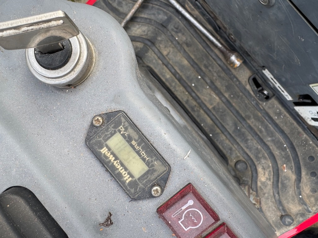 Takeuchi TB 210 - حفارة مصغرة: صور 4 Takeuchi TB 210 - حفارة مصغرة: صور 4