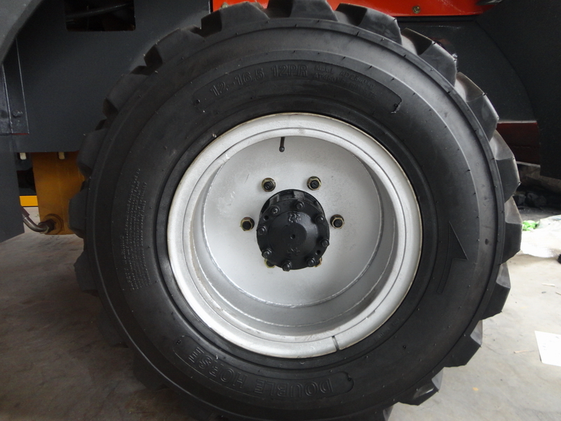 QINGDAO PROMISING China Wheel Loader Tire 12-16.5-12PR - الإطارات - اللودر بعجل: صور 2 QINGDAO PROMISING China Wheel Loader Tire 12-16.5-12PR - الإطارات - اللودر بعجل: صور 2