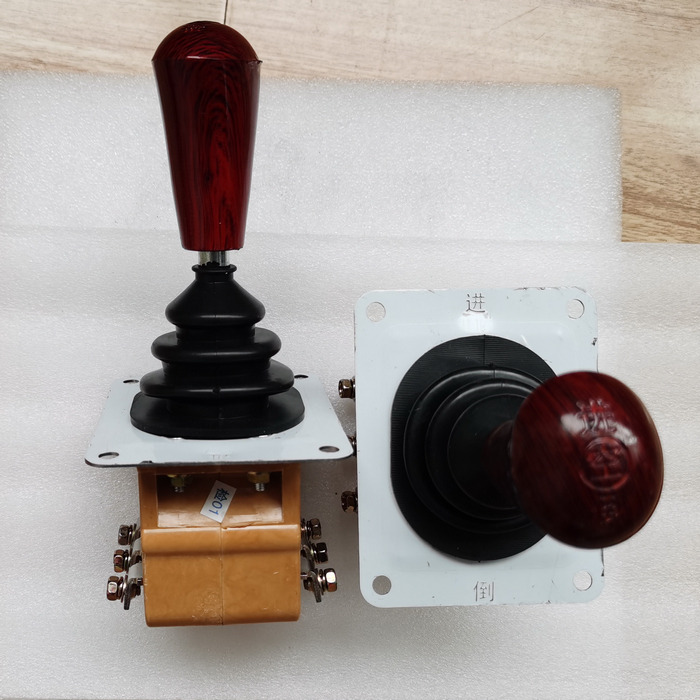 Qingdao Promising FLAND EL45 Electric Wheel Loader Forward Reverse Toggle Switch - عتلة تبديل السرعة - اللودر بعجل: صور 5 Qingdao Promising FLAND EL45 Electric Wheel Loader Forward Reverse Toggle Switch - عتلة تبديل السرعة - اللودر بعجل: صور 5
