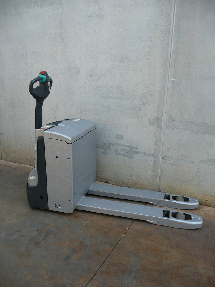 Jungheinrich EJE 120 - معدات الرفع منخفض المستوى: صور 4 Jungheinrich EJE 120 - معدات الرفع منخفض المستوى: صور 4
