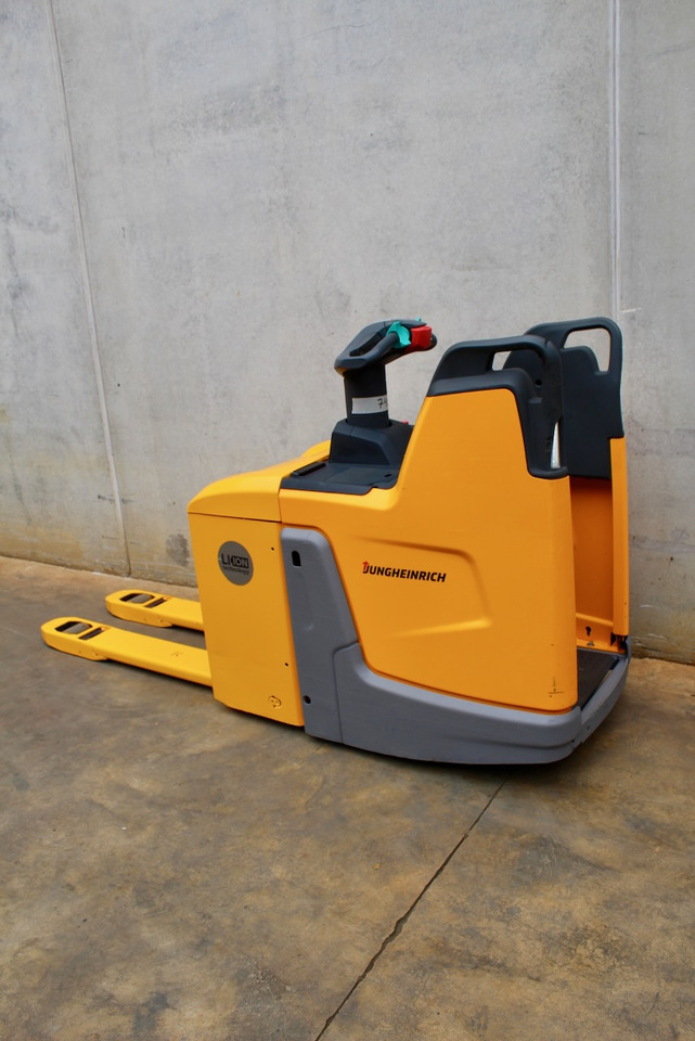 Jungheinrich ERE 225 LI-ION - معدات الرفع منخفض المستوى: صور 1 Jungheinrich ERE 225 LI-ION - معدات الرفع منخفض المستوى: صور 1