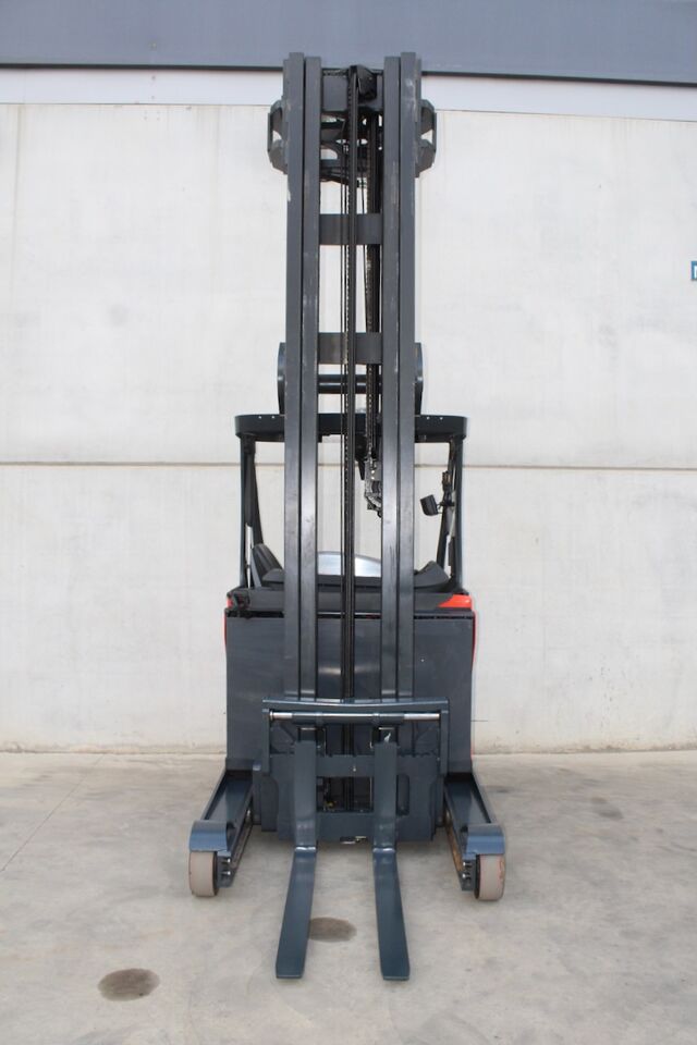Linde R16HD - شاحنة مناولة: صور 5 Linde R16HD - شاحنة مناولة: صور 5