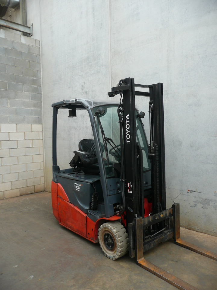 Toyota 8FBE16T - رافعة شوكية كهربائية: صور 1 Toyota 8FBE16T - رافعة شوكية كهربائية: صور 1