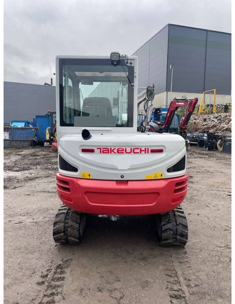 Takeuchi TB 240 - حفارة مصغرة: صور 4 Takeuchi TB 240 - حفارة مصغرة: صور 4