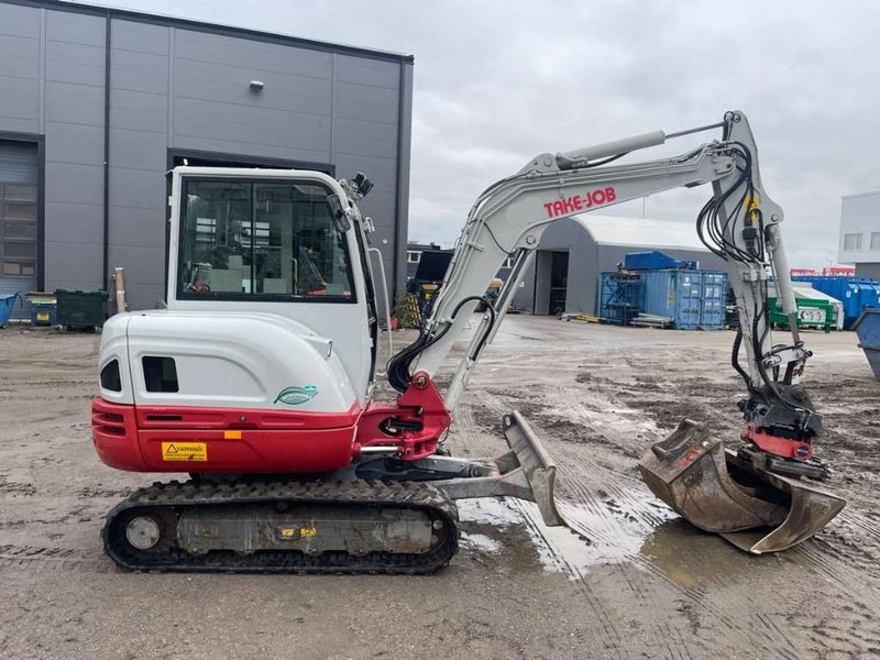 Takeuchi TB 240 - حفارة مصغرة: صور 2 Takeuchi TB 240 - حفارة مصغرة: صور 2