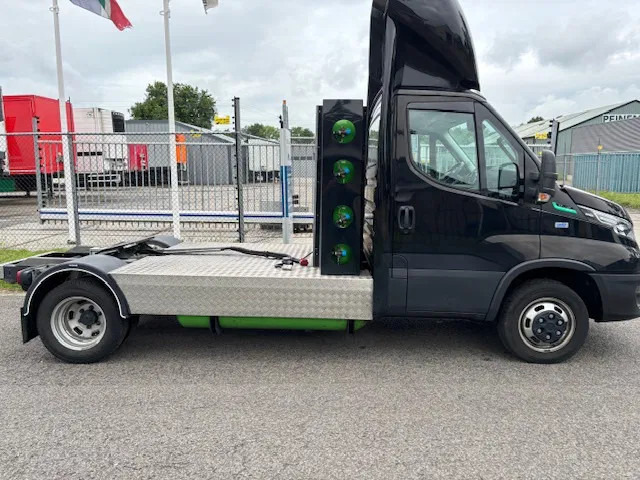 Iveco 35C14G Daily BE trekker 3.0 CNG gas - شاحنة جرار: صور 4 Iveco 35C14G Daily BE trekker 3.0 CNG gas - شاحنة جرار: صور 4