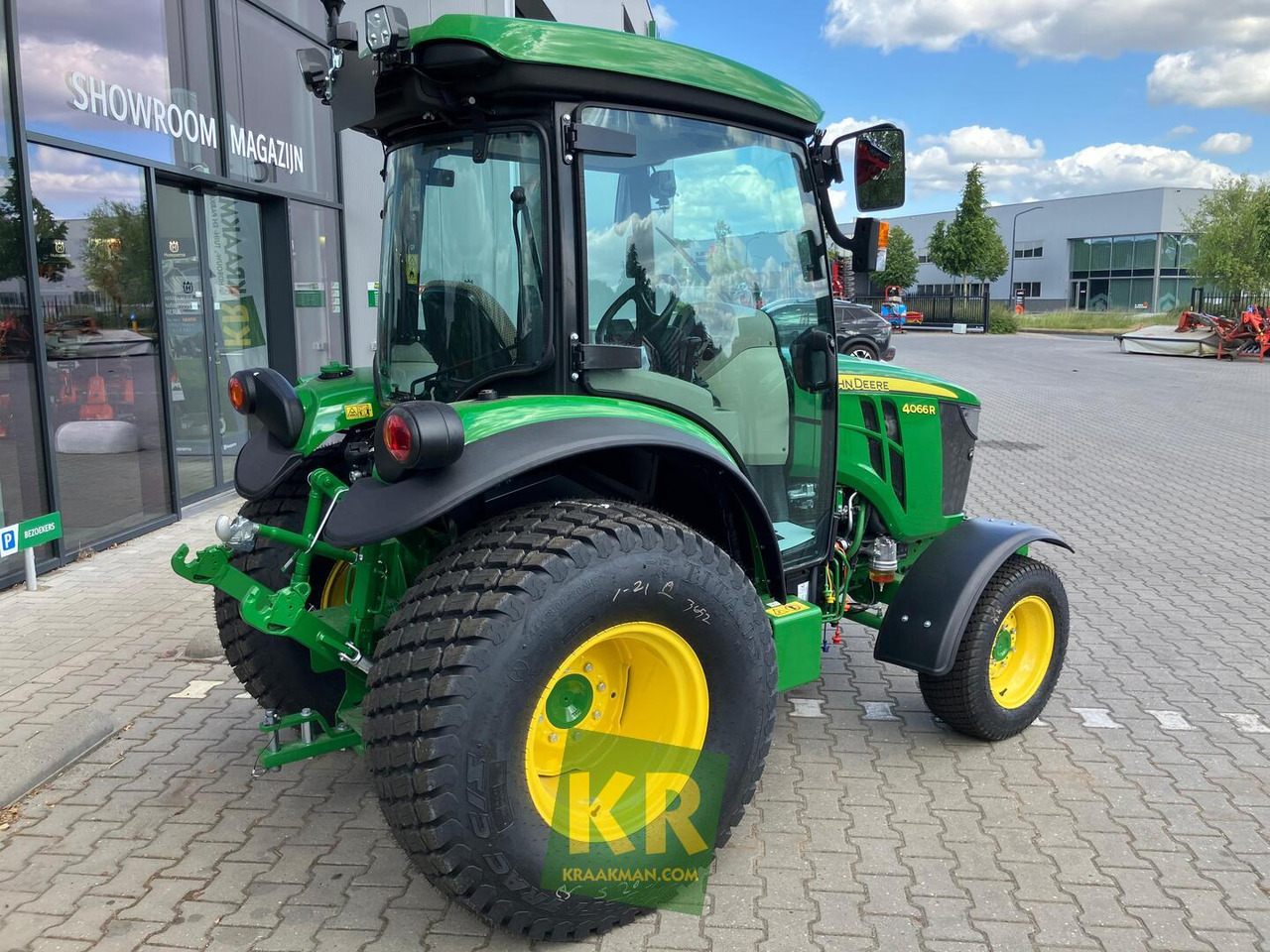 4066R John Deere - جرار صغير: صور 2 4066R John Deere - جرار صغير: صور 2