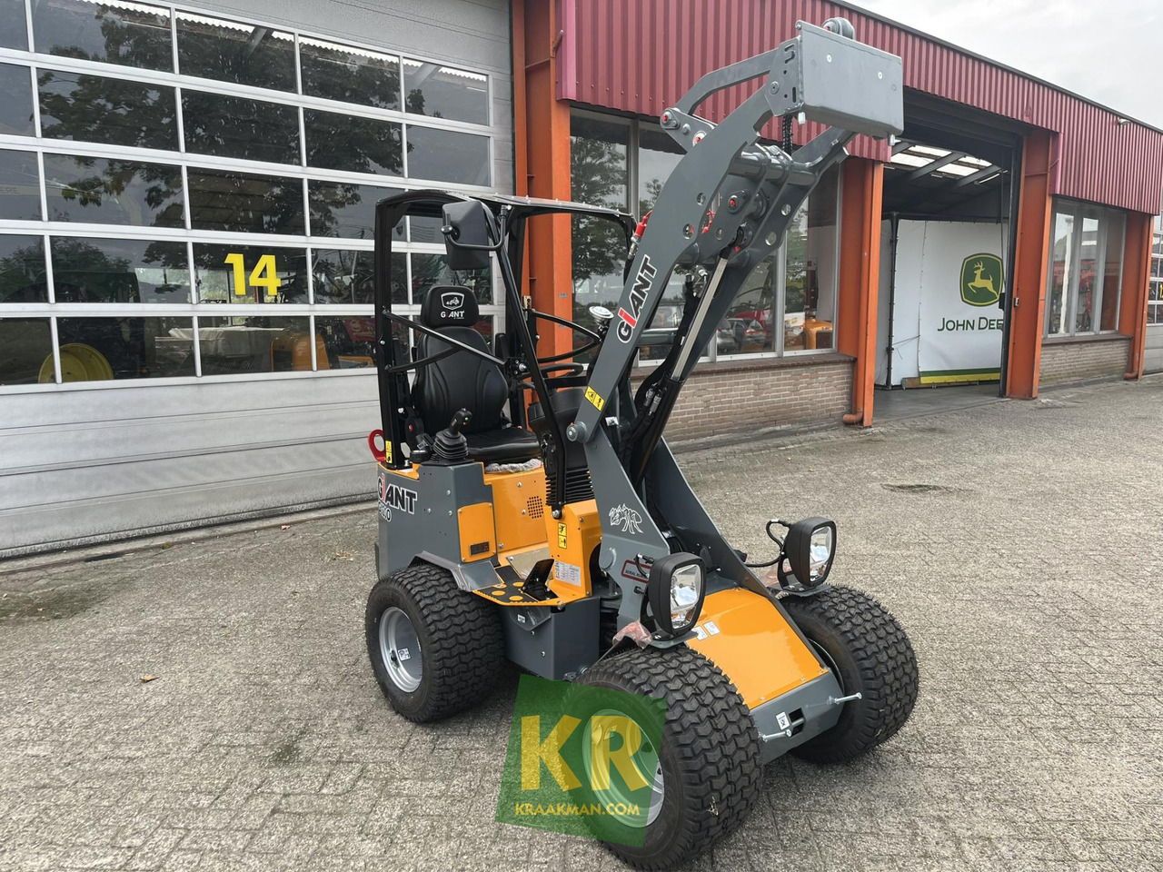 Giant G1200  - لودر مفصلي صغير: صور 3 Giant G1200  - لودر مفصلي صغير: صور 3