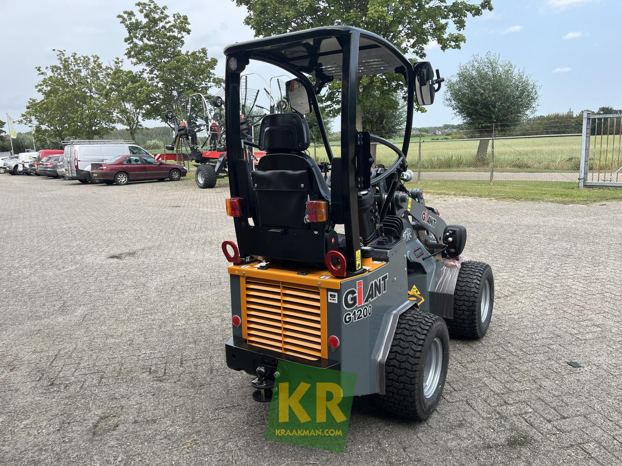 Giant G1200  - لودر مفصلي صغير: صور 4 Giant G1200  - لودر مفصلي صغير: صور 4