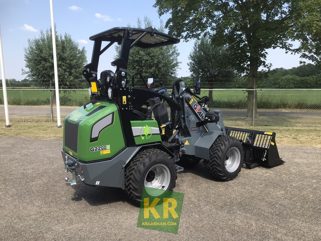 Giant G2200E  - لودر مفصلي صغير: صور 3 Giant G2200E  - لودر مفصلي صغير: صور 3