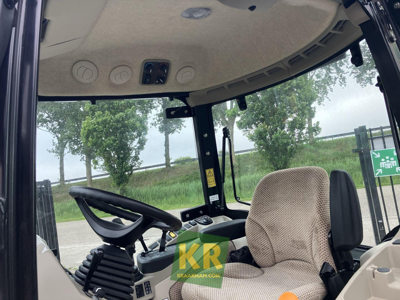 John Deere 3039R - جرار صغير: صور 5 John Deere 3039R - جرار صغير: صور 5