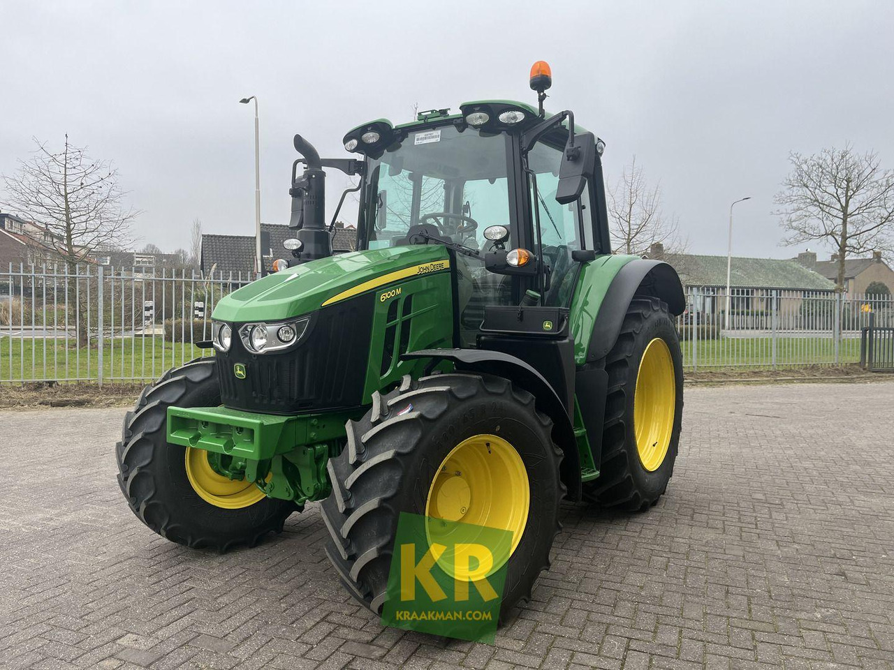 John Deere 6100M - جرار: صور 2 John Deere 6100M - جرار: صور 2