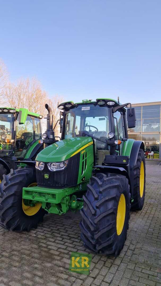 John Deere 6120M - جرار: صور 1 John Deere 6120M - جرار: صور 1