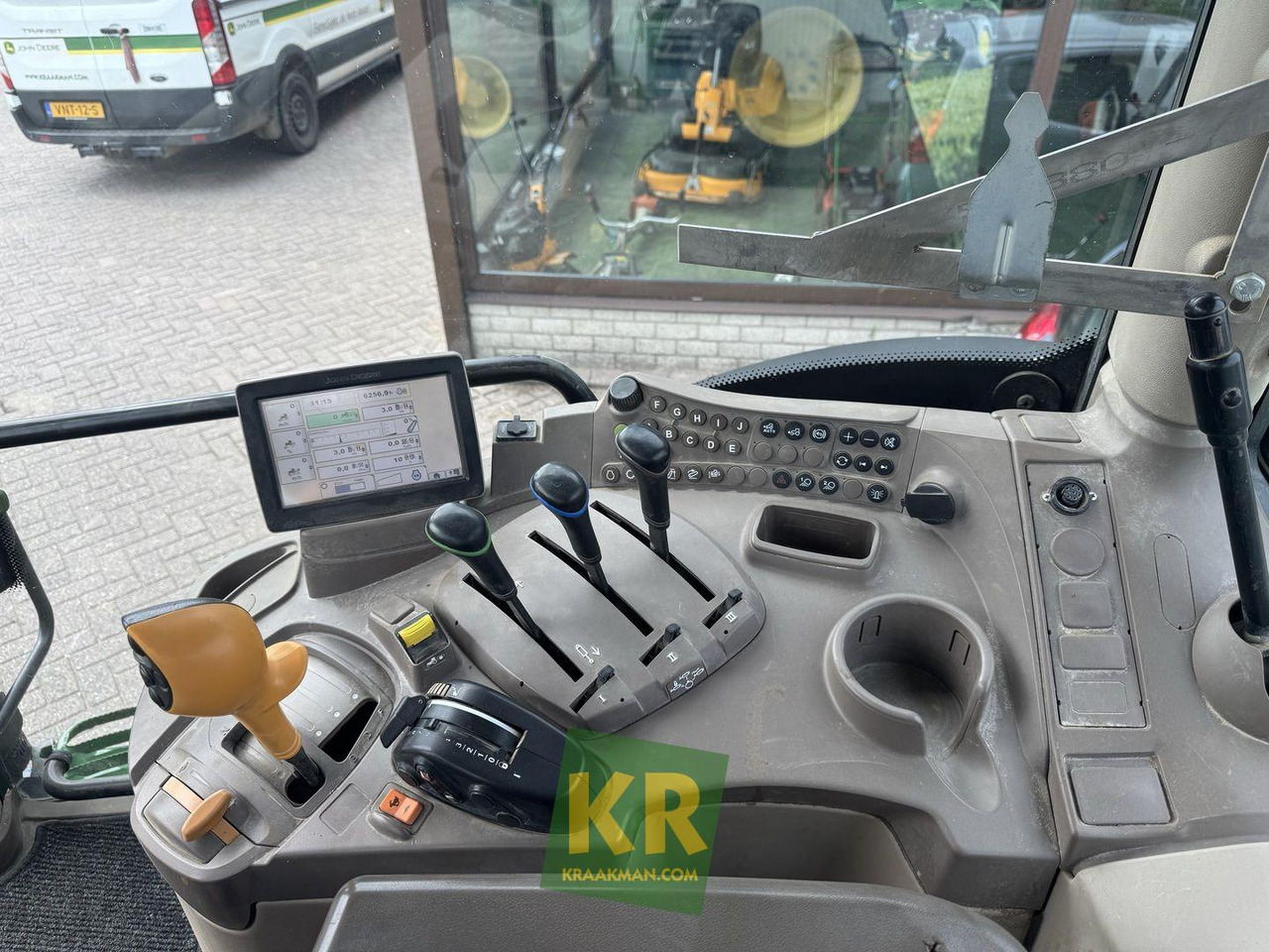 John Deere 6125R - جرار: صور 5 John Deere 6125R - جرار: صور 5