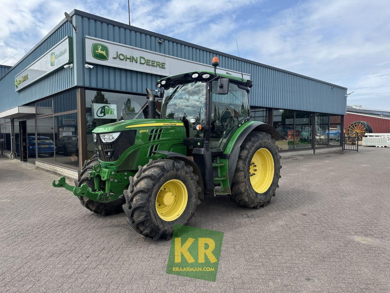 John Deere 6125R - جرار: صور 1 John Deere 6125R - جرار: صور 1