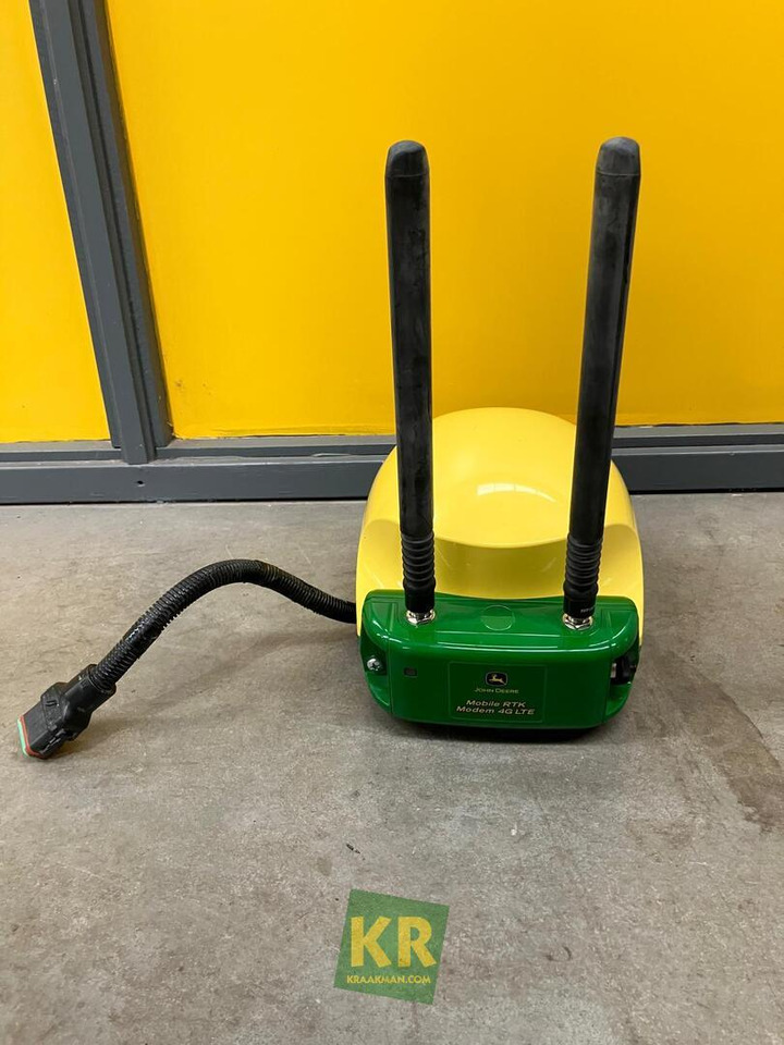 John Deere Starfire 6000 ontvanger  - نظم الملاحة - الآلات والماكينات الزراعية: صور 2 John Deere Starfire 6000 ontvanger  - نظم الملاحة - الآلات والماكينات الزراعية: صور 2