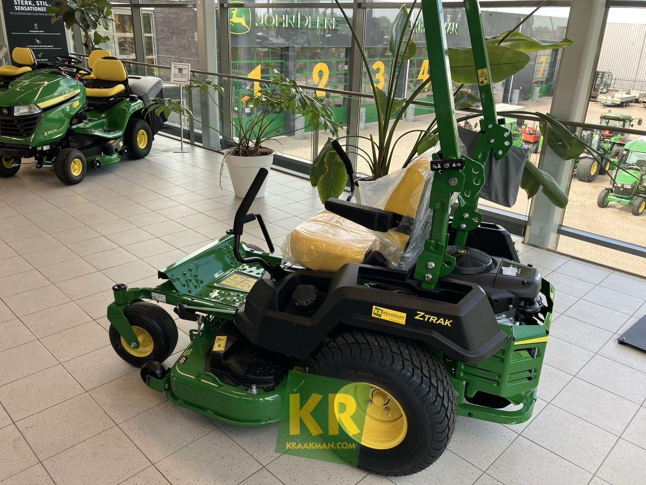 John Deere Z515E ZEROTURN - جزازة المروج: صور 1 John Deere Z515E ZEROTURN - جزازة المروج: صور 1