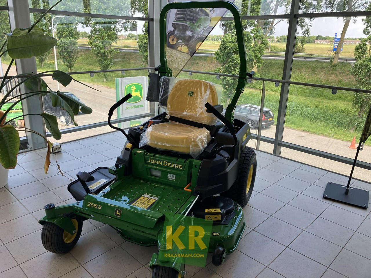 John Deere Z515E ZEROTURN - جزازة المروج: صور 5 John Deere Z515E ZEROTURN - جزازة المروج: صور 5