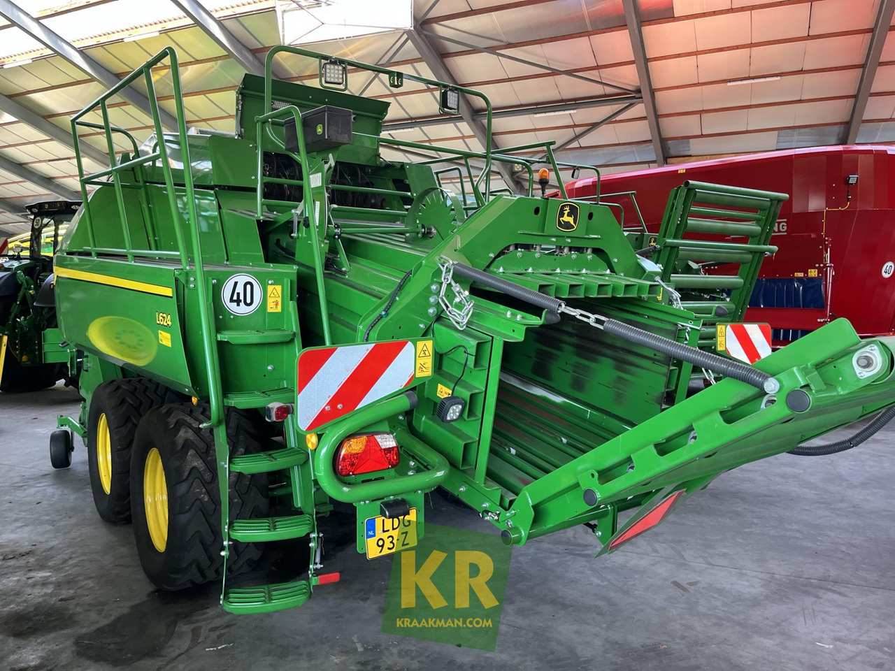 L624 John Deere - مكبس البالات المستطيله: صور 2 L624 John Deere - مكبس البالات المستطيله: صور 2