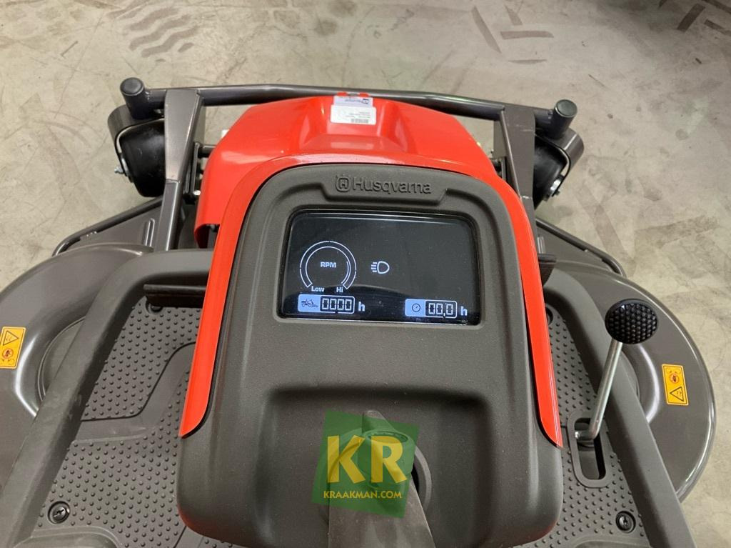 R318X Husqvarna - جزازة المروج: صور 3 R318X Husqvarna - جزازة المروج: صور 3