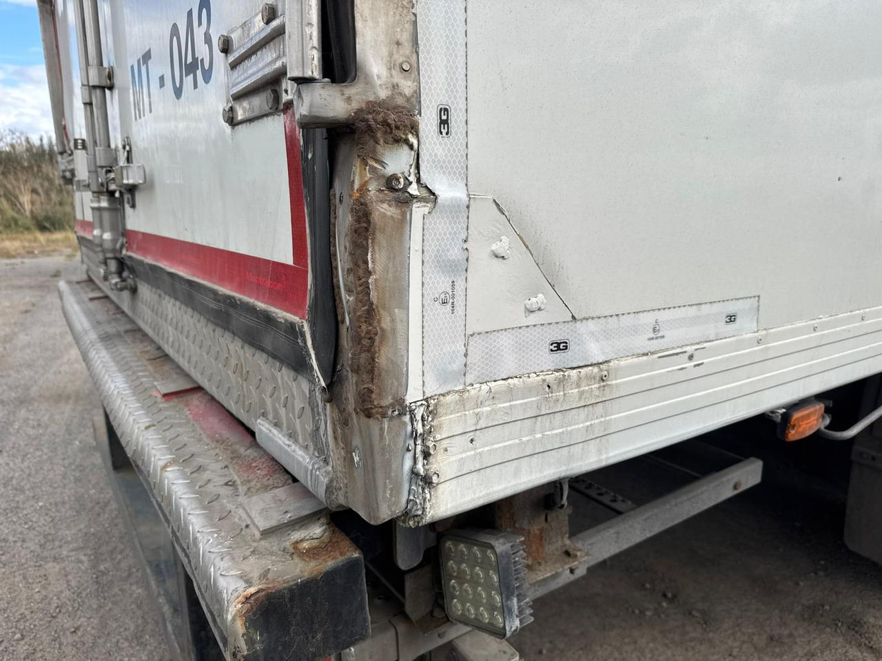 Gray and Adams 2005 Vector 1800 MT – MT-043 - مبردة نصف مقطورة: صور 4 Gray and Adams 2005 Vector 1800 MT – MT-043 - مبردة نصف مقطورة: صور 4