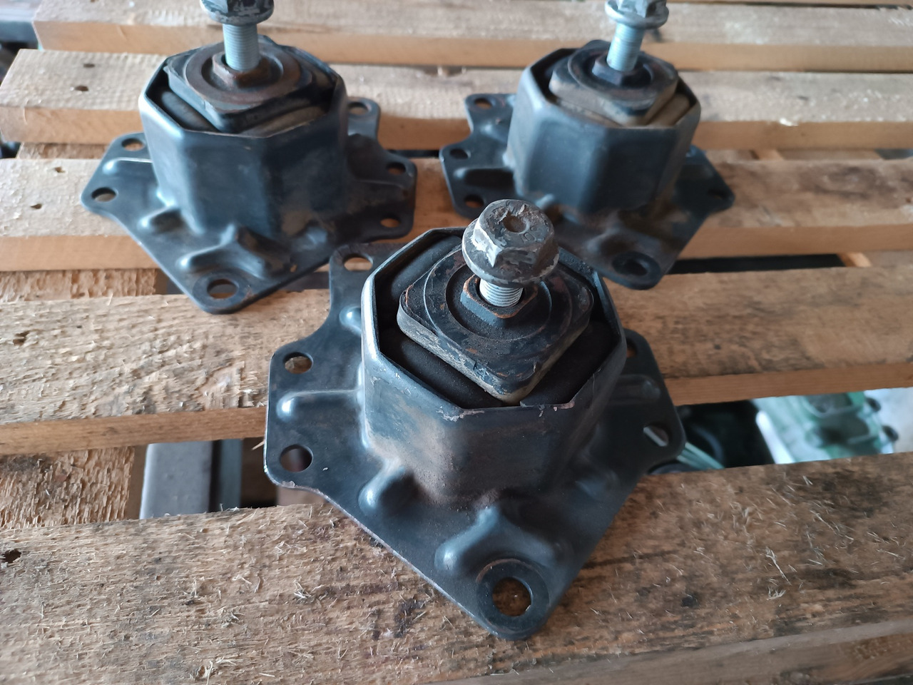 MERCEDES-BENZ SKRZYNIA ROZDZIELCZA REDUKTOR VG900 4x4 SK 1824 1827 - محرك سوينغ: صور 4 MERCEDES-BENZ SKRZYNIA ROZDZIELCZA REDUKTOR VG900 4x4 SK 1824 1827 - محرك سوينغ: صور 4