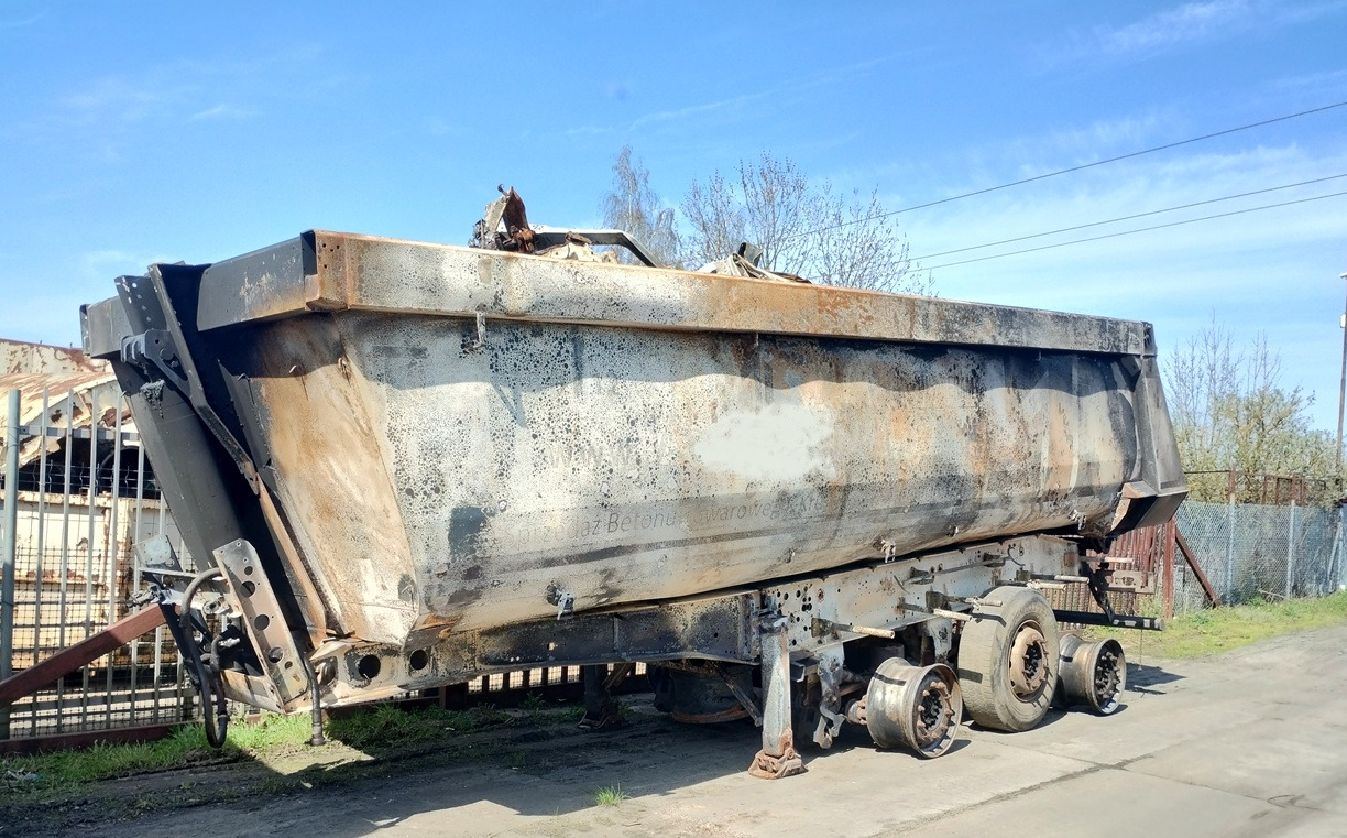 SCHMITZ CARGOBULL GOTHA 26 m3 SGF S3 2015 - قلابة نصف مقطورة: صور 5 SCHMITZ CARGOBULL GOTHA 26 m3 SGF S3 2015 - قلابة نصف مقطورة: صور 5