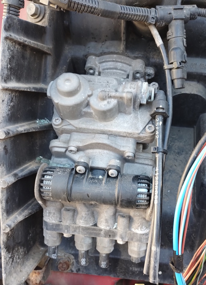 Zawór Hamulca Głównego IVECO STRALIS HI-WAY E6 4462300192 4800200120 - صمام الفرامل: صور 1 Zawór Hamulca Głównego IVECO STRALIS HI-WAY E6 4462300192 4800200120 - صمام الفرامل: صور 1