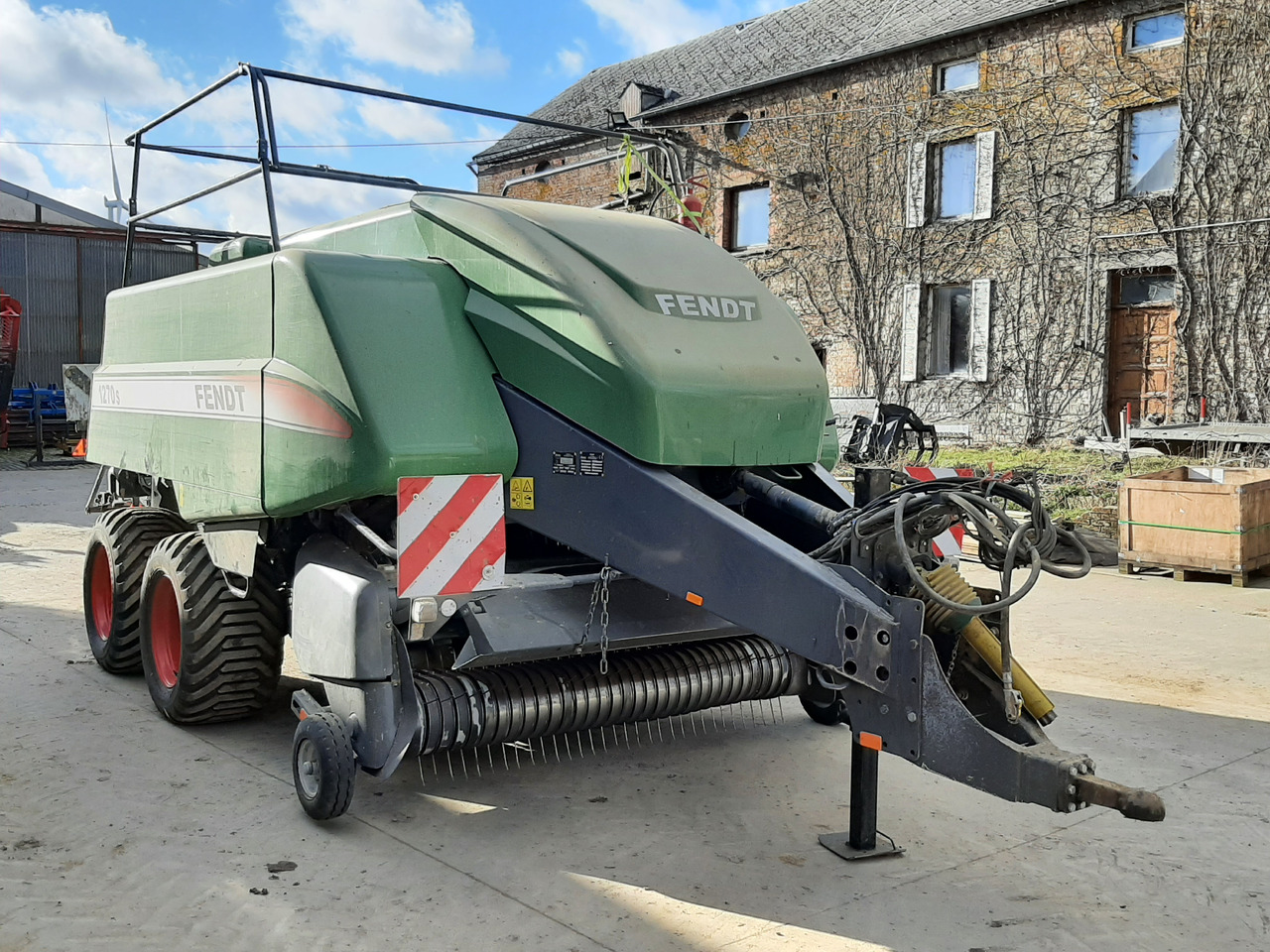 FENDT 1270 S - مكبس البالات المستطيله: صور 1 FENDT 1270 S - مكبس البالات المستطيله: صور 1