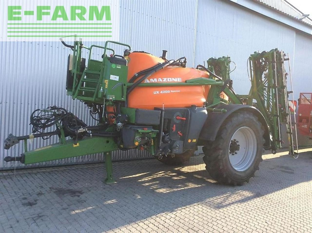 Amazone ux 4200 special - آلة الرش المقطورة: صور 1 Amazone ux 4200 special - آلة الرش المقطورة: صور 1
