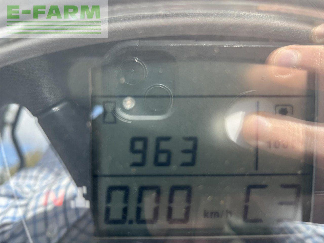 جرار CLAAS ARION 530: صور 11