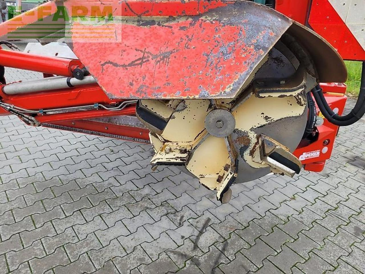 CLAAS arion 620 mit dücker dua 800 ausleger und 2 werkzeugen - جرار: صور 4 CLAAS arion 620 mit dücker dua 800 ausleger und 2 werkzeugen - جرار: صور 4