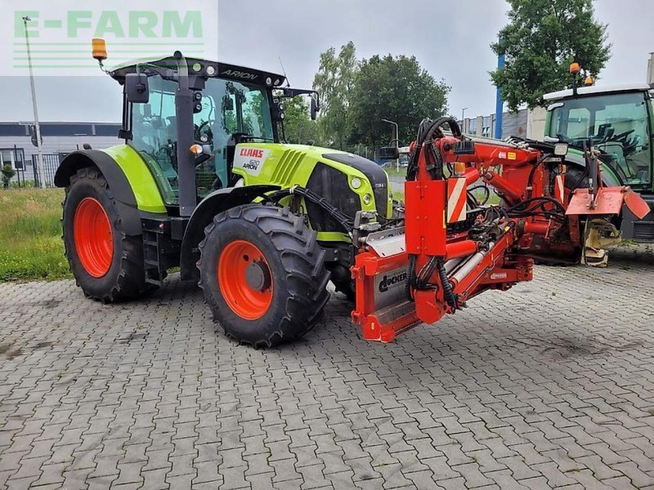 CLAAS arion 620 mit dücker dua 800 ausleger und 2 werkzeugen - جرار: صور 1 CLAAS arion 620 mit dücker dua 800 ausleger und 2 werkzeugen - جرار: صور 1