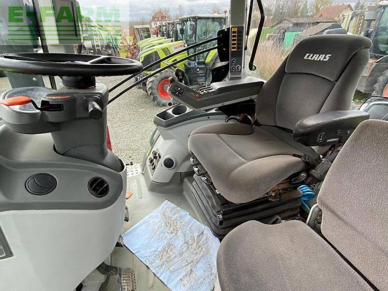 جرار CLAAS axion 810: صور 7