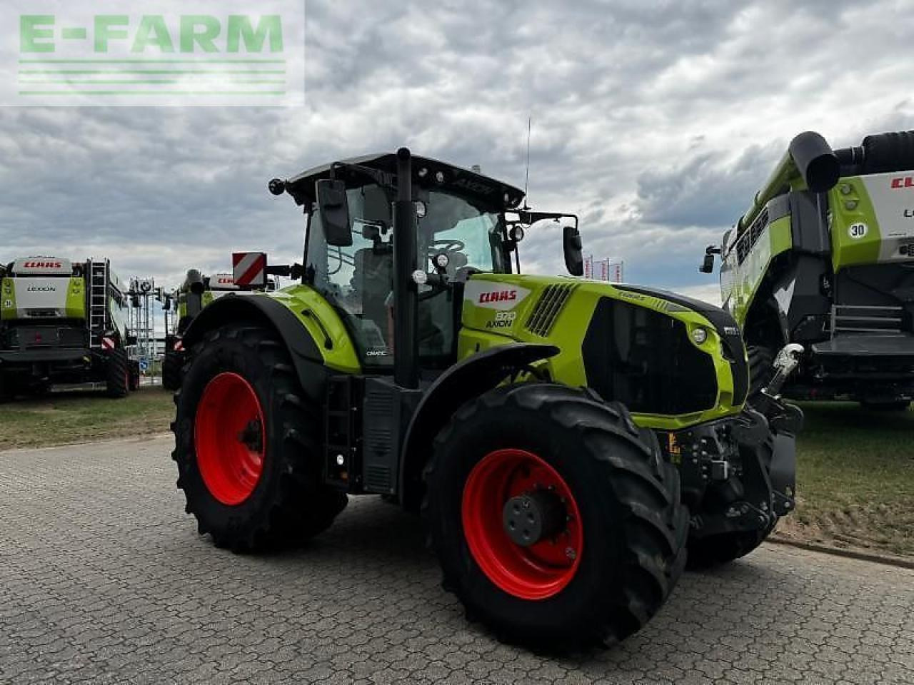 جرار CLAAS axion 870: صور 8