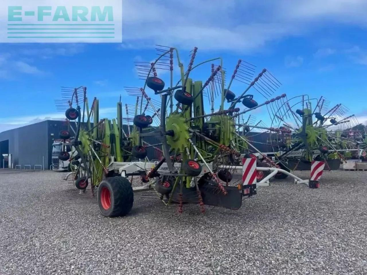 لمّامَة القش CLAAS liner 4000 hhv: صور 6