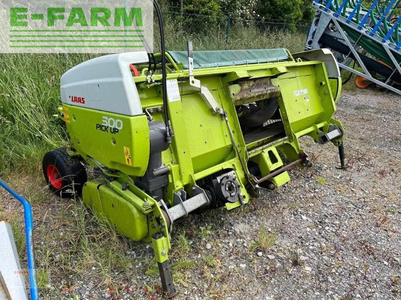 معدات حصادة الأعلاف CLAAS pick up 300: صور 8