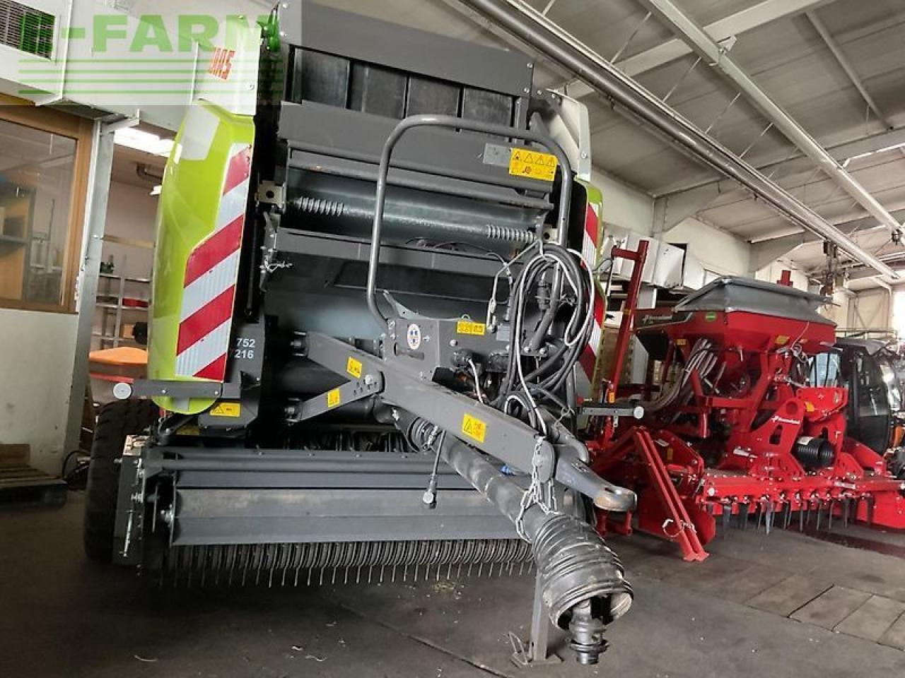 CLAAS variant 485 rc - مكبس البالات المستطيله: صور 3 CLAAS variant 485 rc - مكبس البالات المستطيله: صور 3
