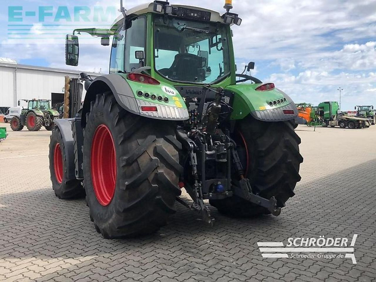 Fendt 724 vario s4 profi plus ProfiPlus - جرار: صور 3 Fendt 724 vario s4 profi plus ProfiPlus - جرار: صور 3