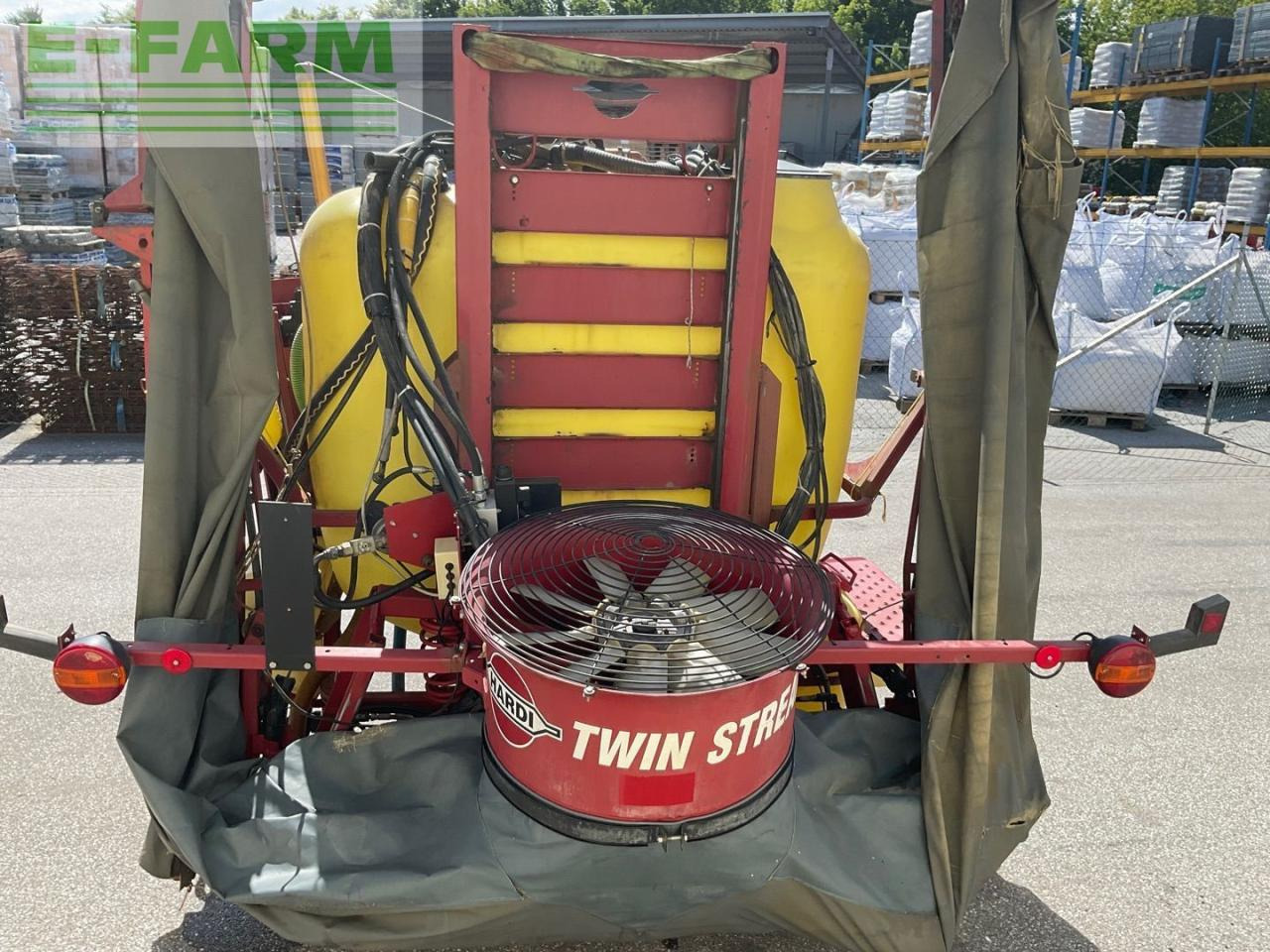 آلة الرش المقطورة Hardi Master: صور 7