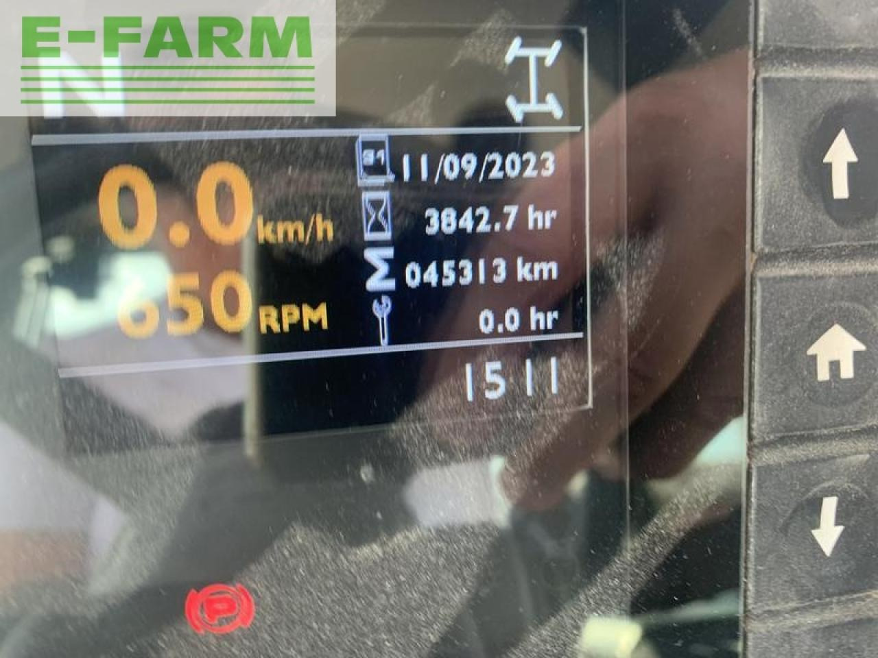 جرار JCB 4220 fasttrac mit jd-autotrac vorbereitung + stoll konsolen: صور 11
