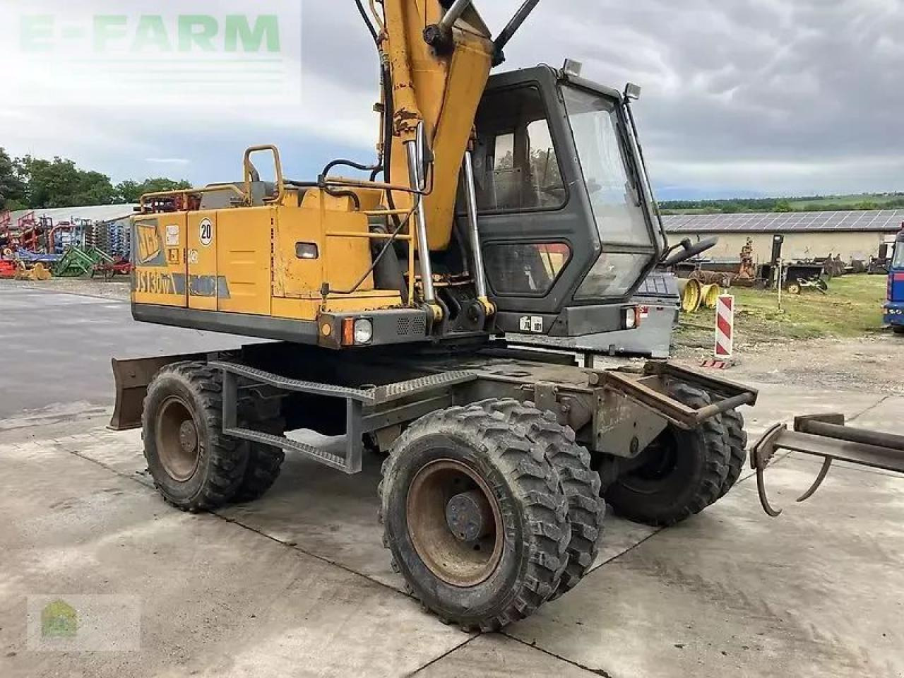 JCB js 130 w - حفارة على عجلات: صور 5 JCB js 130 w - حفارة على عجلات: صور 5