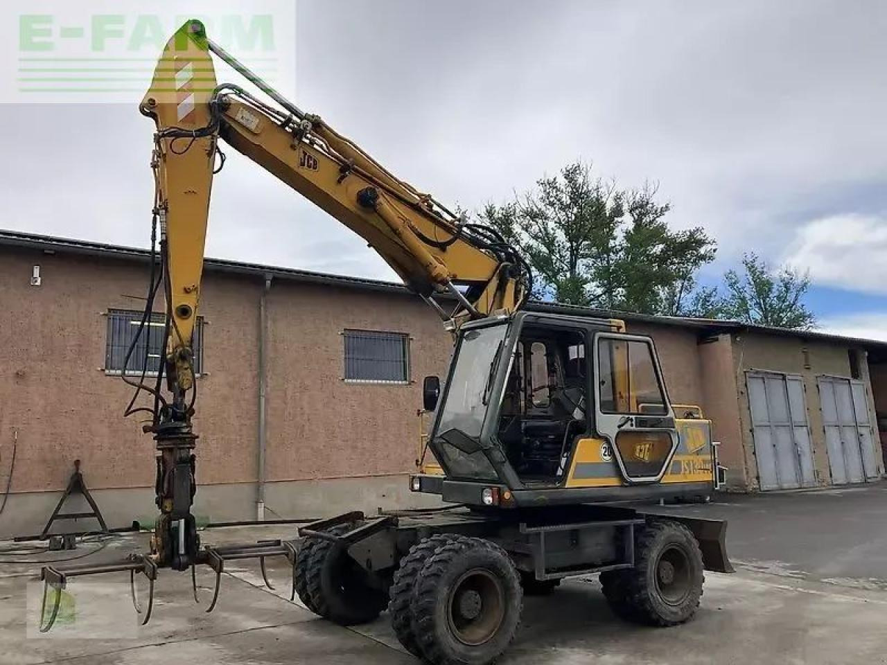 JCB js 130 w - حفارة على عجلات: صور 1 JCB js 130 w - حفارة على عجلات: صور 1